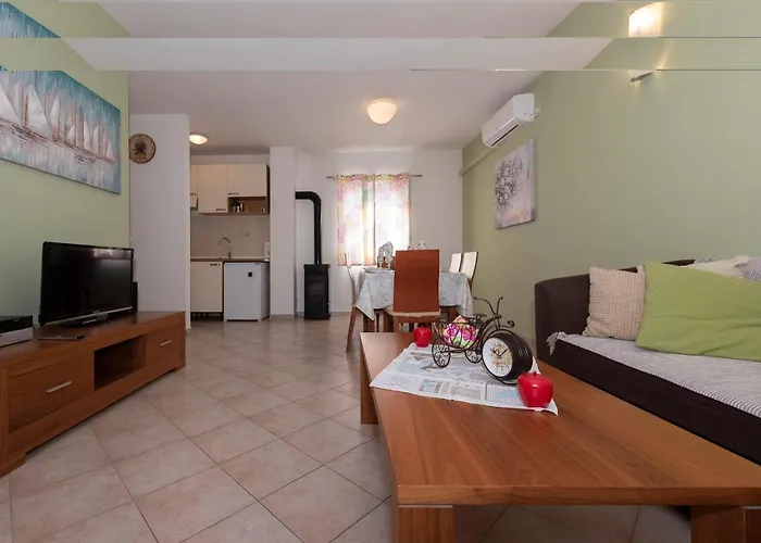 Max 아파트 Ražanac